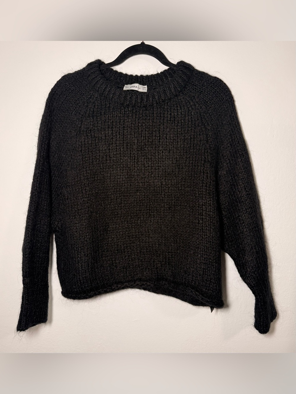 Zara Women’s Black Crewneck Sweater size small S